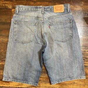 Levi’s 569 shorts